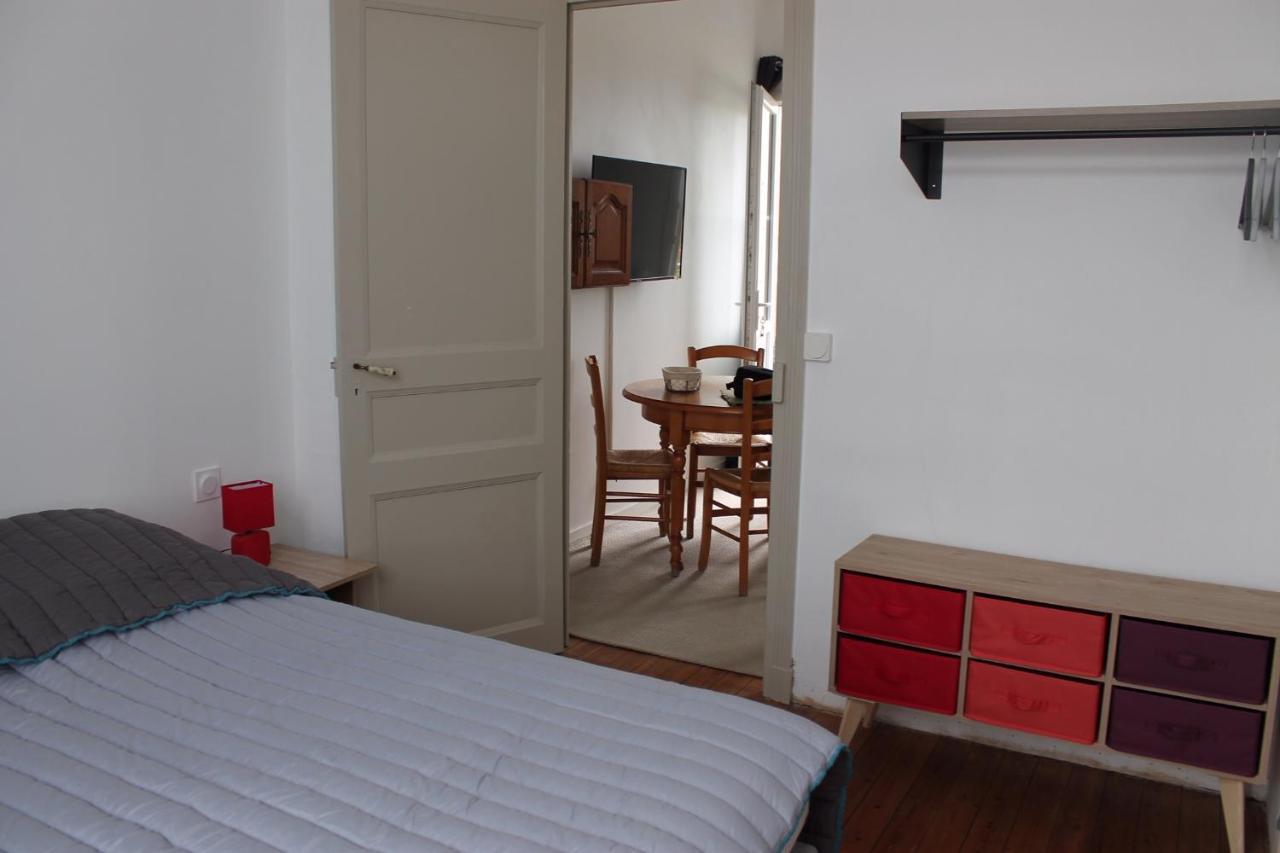 Résidence Pasteur - flyer Rochefort-sur-Mer Extérieur photo