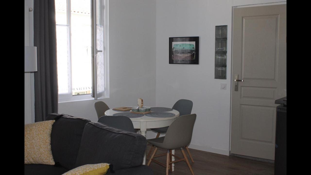 Résidence Pasteur - flyer Rochefort-sur-Mer Extérieur photo
